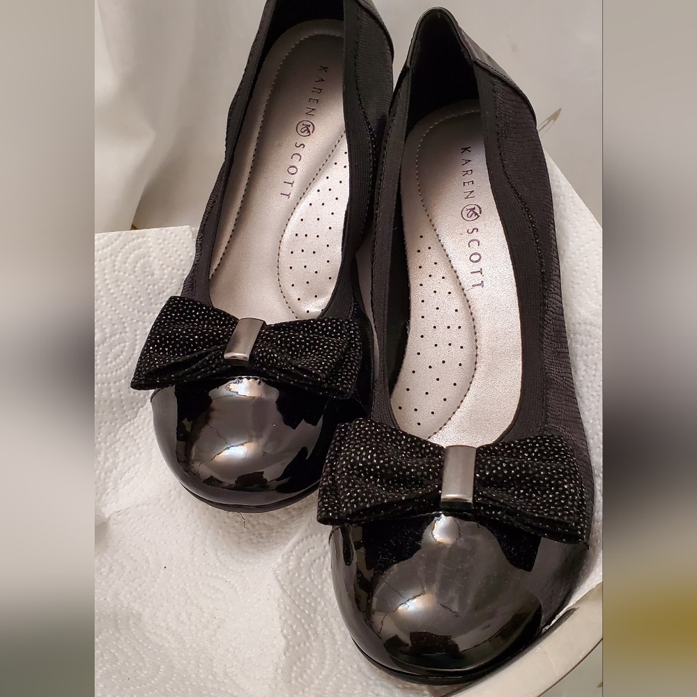Shoes size 9.5